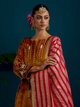 Magenta striped dupatta