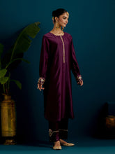 Purple round hem kurta with back motif and pant set