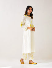 Off White embroidered kurta with plackett