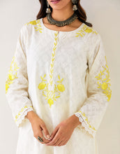 Off White embroidered kurta with plackett