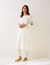 Off White embroidered kurta with plackett