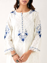 Off White embroidered kurta with plackett