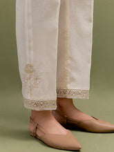 Ivory Mul Chanderi high low Kurta, pant and dupatta set