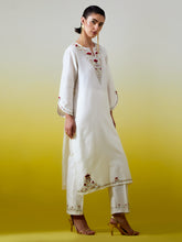 Notched neck kurta with pant