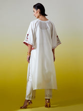Kaftan style kurta with pant