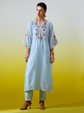 Kaftan style kurta with pant