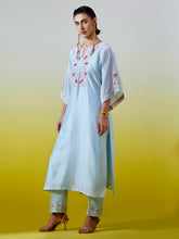 Kaftan style kurta with pant
