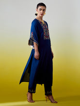 Kaftan style kurta with pant