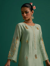 Green hand embroidered silk chanderi kurta set with light pink chanderi dupatta