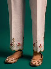 Pink V neck hand embroidered silk chanderi kurta set with green chanderi dupatta