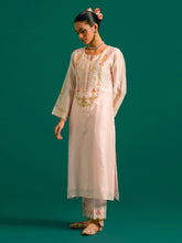 Pink hand embroidered silk chanderi kurta set with green chanderi dupatta