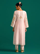 Pink hand embroidered silk chanderi kurta set with green chanderi dupatta