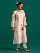 Pink hand embroidered silk chanderi kurta set with green chanderi dupatta