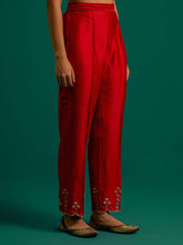 Red hand embroidered silk chanderi kurta set with green chanderi dupatta