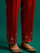 Red hand embroidered silk chanderi kurta set with green chanderi dupatta