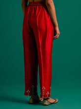 Red hand embroidered silk chanderi kurta set with green chanderi dupatta