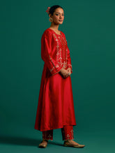 Red hand embroidered silk chanderi kurta set with green chanderi dupatta