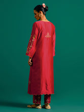 Red hand embroidered silk chanderi kurta set with green chanderi dupatta