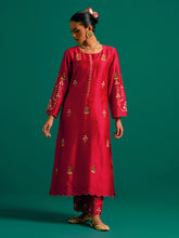 Red hand embroidered silk chanderi kurta set with green chanderi dupatta