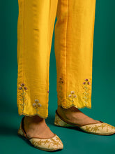 Yellow hand embroidered silk chanderi kurta set with wine chanderi dupatta