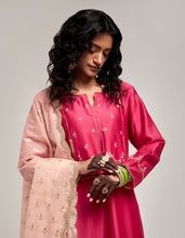 Zari motifs dupatta with lace