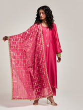 Zari motifs dupatta with lace