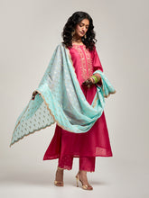 Zari motifs dupatta with lace