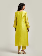 Embroidered kurta with scalloped hem