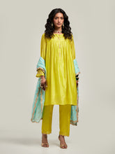 Zari motifs dupatta with lace