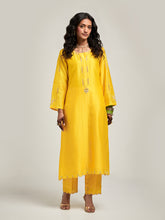 Embroidered kurta with scalloped hem and pant