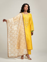 Zari motifs dupatta with lace