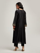 Embroidered kurta with placket