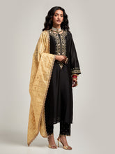 Zari motifs dupatta with lace