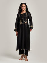 Embroidered yoke kurta