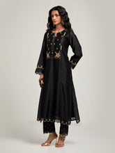 Embroidered yoke kurta