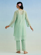 Green high low round hem kurta with pant