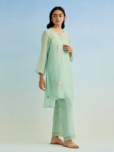 Green high low round hem kurta with pant