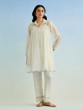 Ivory short collar kurta and pant