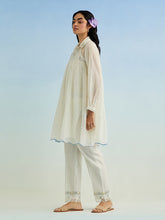 Ivory short collar kurta and pant