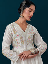Embroidered yoke with gathers kurta