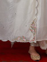 Scalloped embroidered dupatta