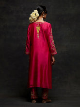 Fuchsia embroidered placket kurta
