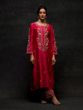 Fuchsia embroidered placket kurta
