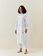 White botanical print cotton linen kurta with scalloped net collar