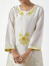Off White hand embroidered Silk chanderi kurta with plackett