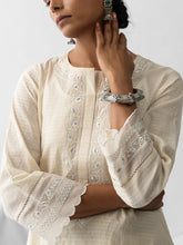 Ivory dobby kurta with plackett