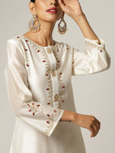 Off white silk chanderi kurta with embroidery