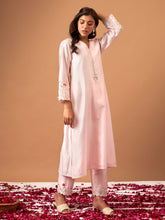 Pink Silk chanderi kurta with scallop sleeves