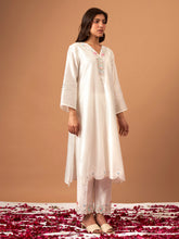Off White Silk chanderi kurta with scalloped hem