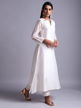Off white silk chanderi kurta with embroidery